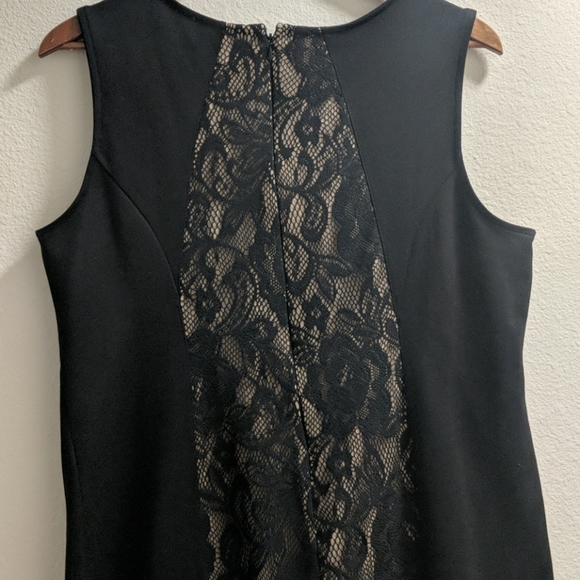 Black Lacey Dress Size Xl .Great Condition Zips in Back . - Picture 2 of 7